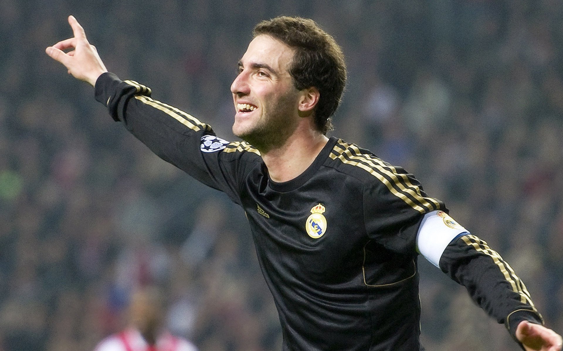 7胜0负创造历史！SGA轰30+7破纪录不可怕 卫冕冠军吓人的是这三点，轰7a型轰炸机